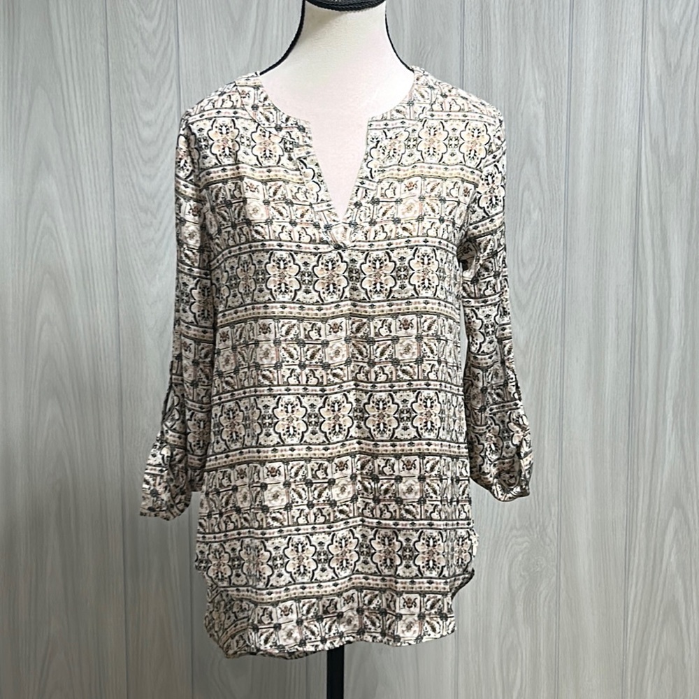 Cato v-neck roll tab sleeve blouse size XS
